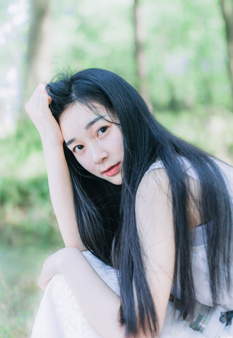 “先生何意？”魏延有些不满的看向法正，刚才他本有机会救下刘璝，却被法正阻止，让他对法正很不爽。
